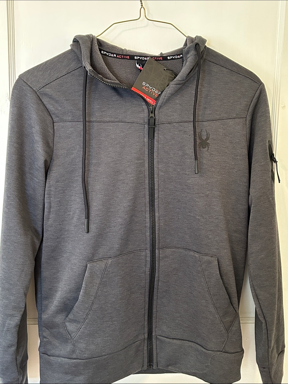 Spyder Active Men’s NWT Gray Full-Zip Hoodie.  Size small.